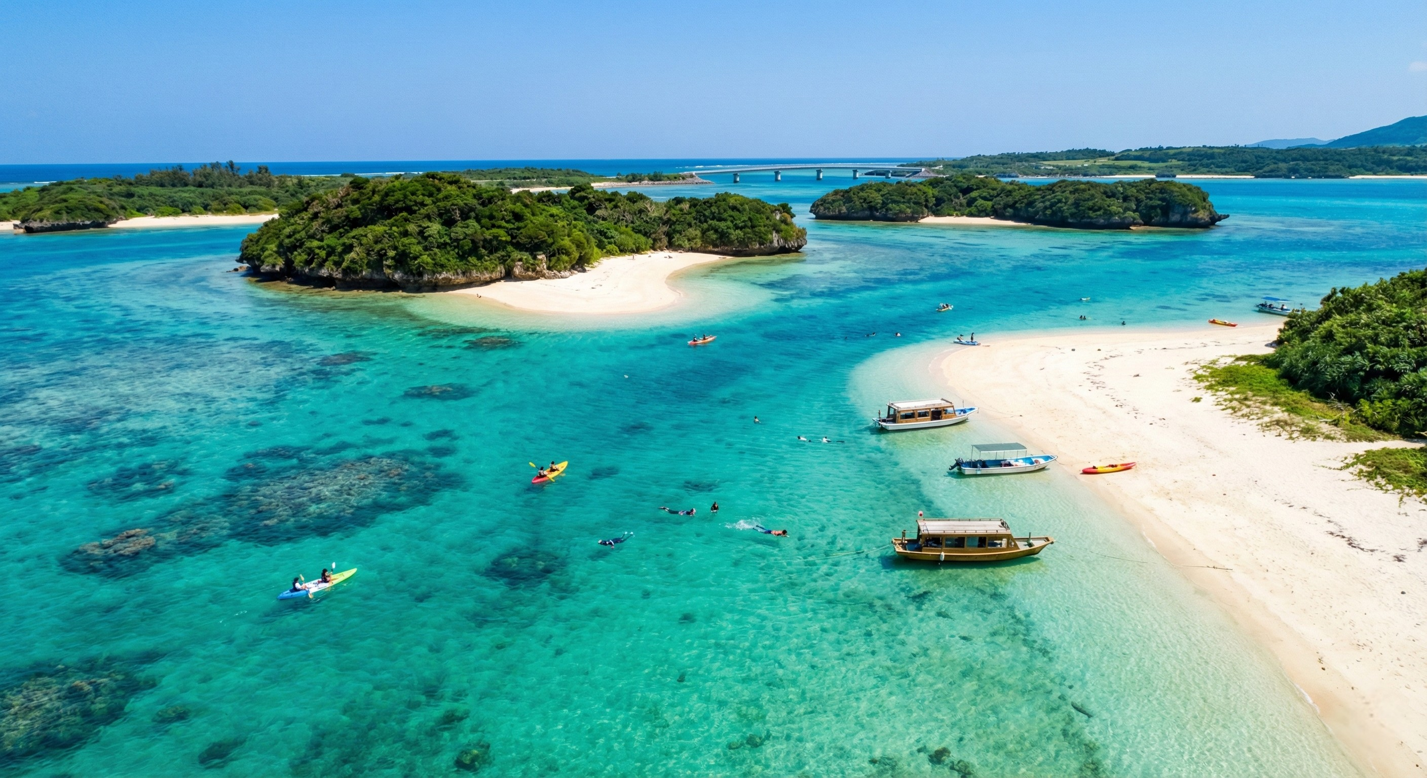 Địa điểm du lịch Nhật Bản biển Okinawa trong xanh